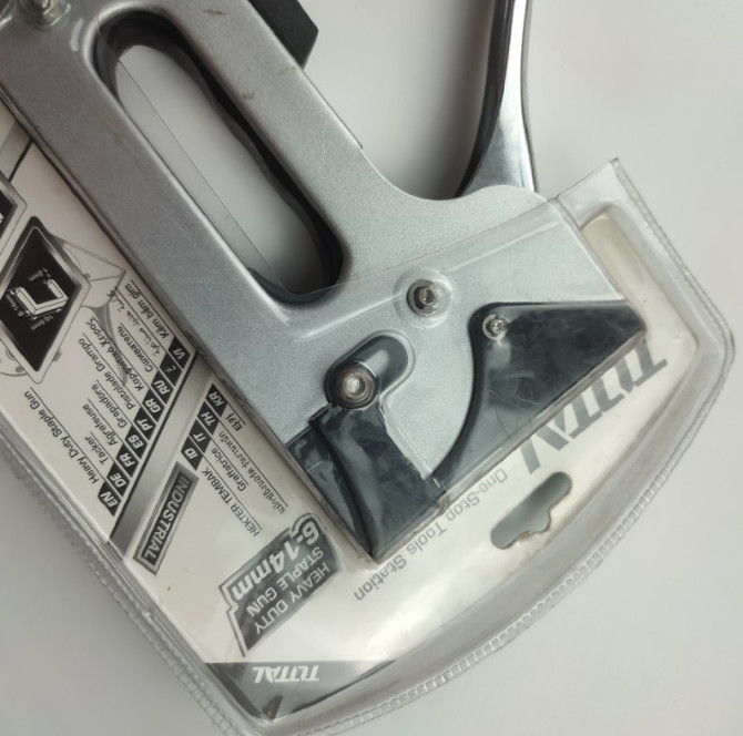 Kềm bấm gim Total THT31142