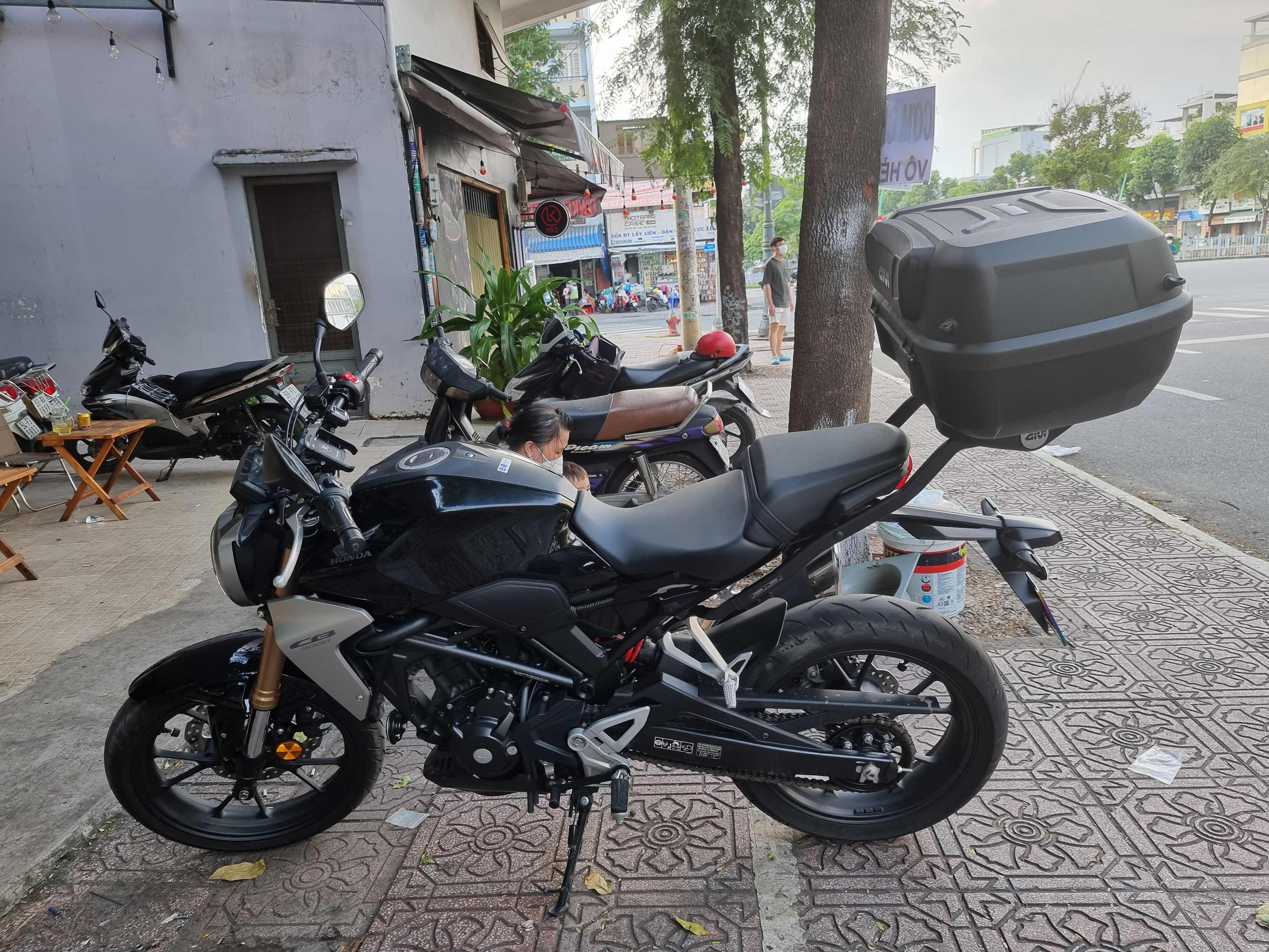 Thùng sau Givi E43NTL-ADV Mulebox 43L