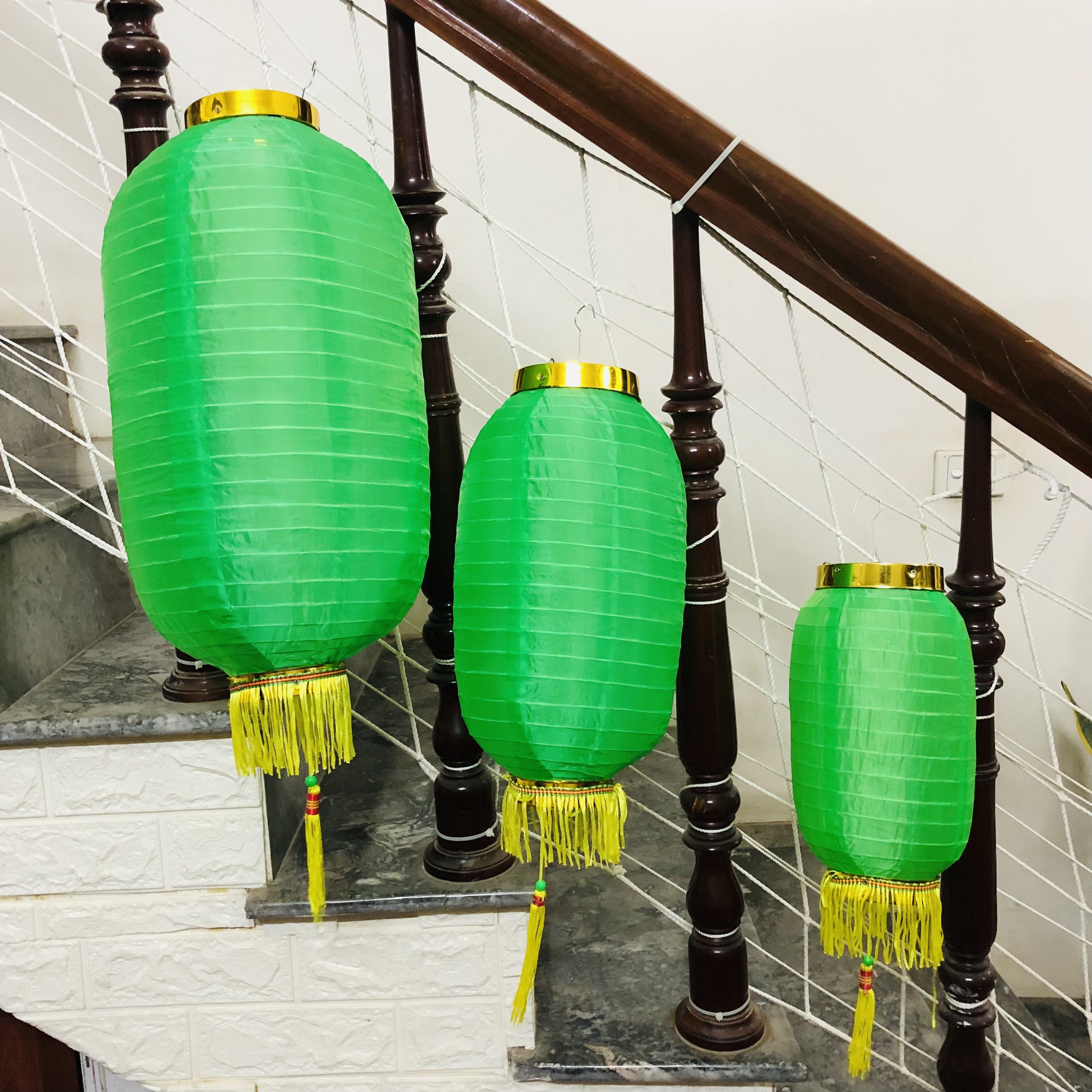 Đèn lồng đỏ hình trụ có tua 25 * 50 cm