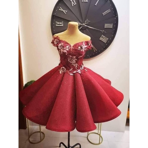 champagne bridal dress A-line Wedding Dresses V-neck Lace Appliqued Tulle Go – Viniodress Color:Black dress only It features a beautiful bridal outfit Red V-Neck Crochet Knit