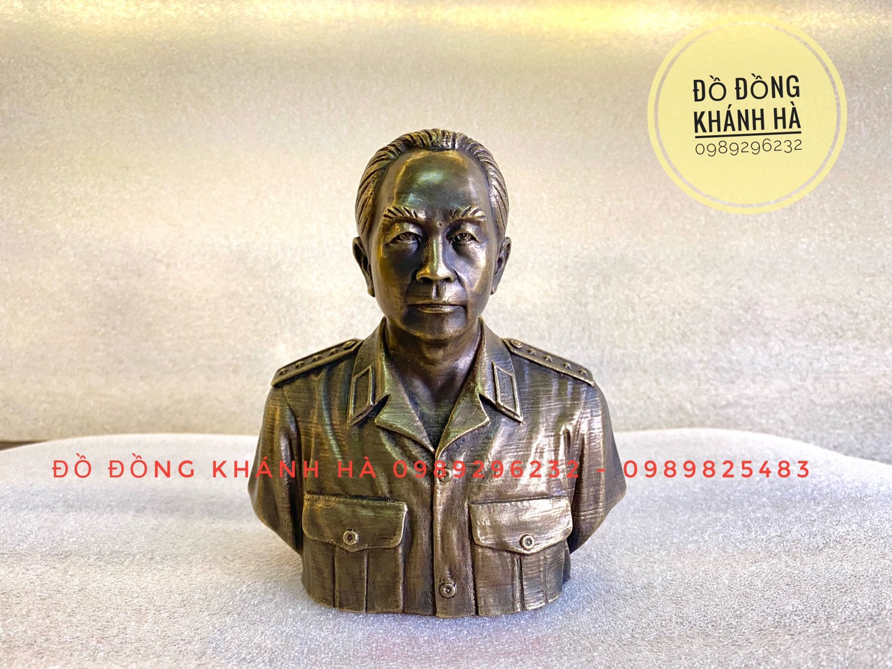 Tượng Đại Tướng Võ Nguyên Giáp bằng đồng vàng