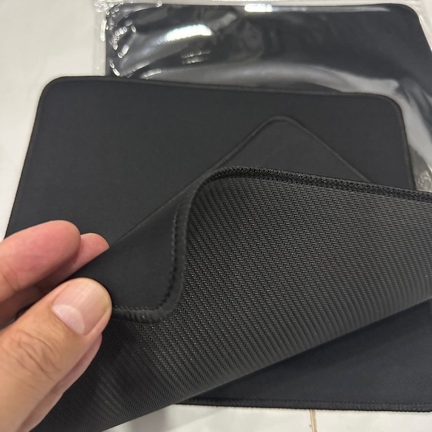 Miếng Lót Chuột L16, S16, M2 Đen May Viền