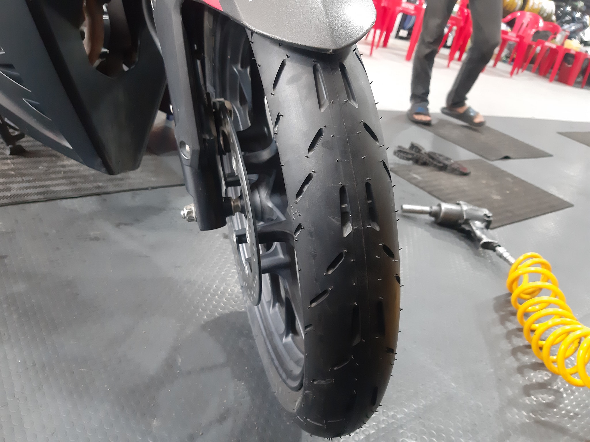 Vỏ Michelin Pilot Moto GP 90/80-17 (220018)
