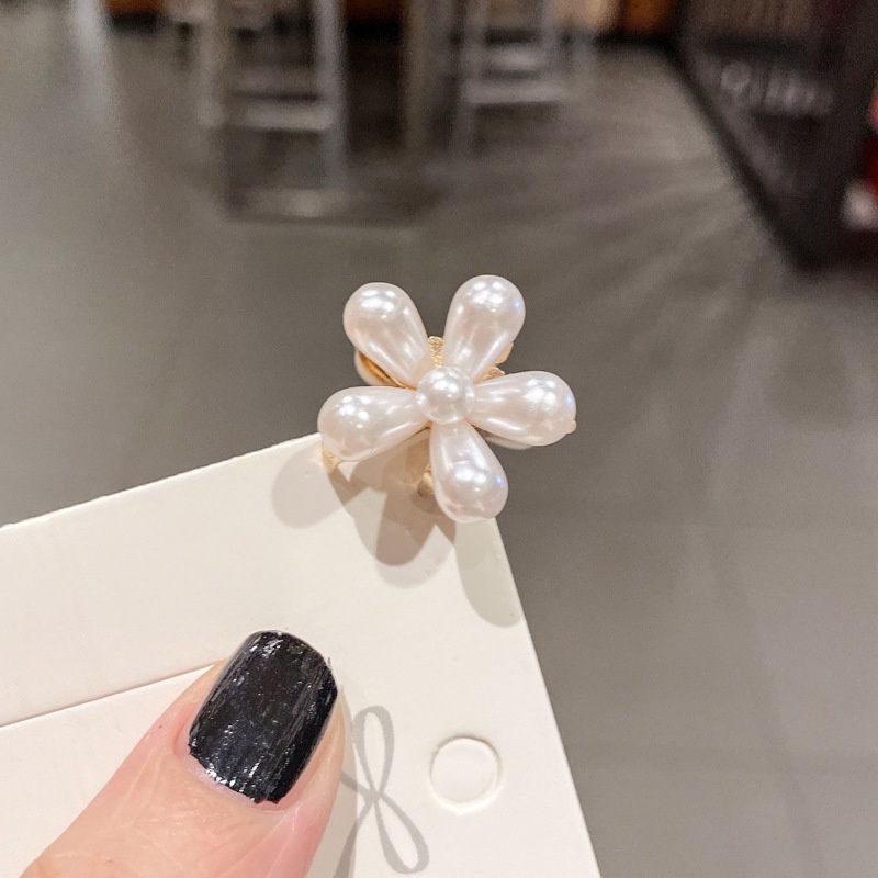 COCOJEWELRY Love Pentagram Metal Hollow Hair Clip for Women Korean Style Shark Clip Hair Accessory