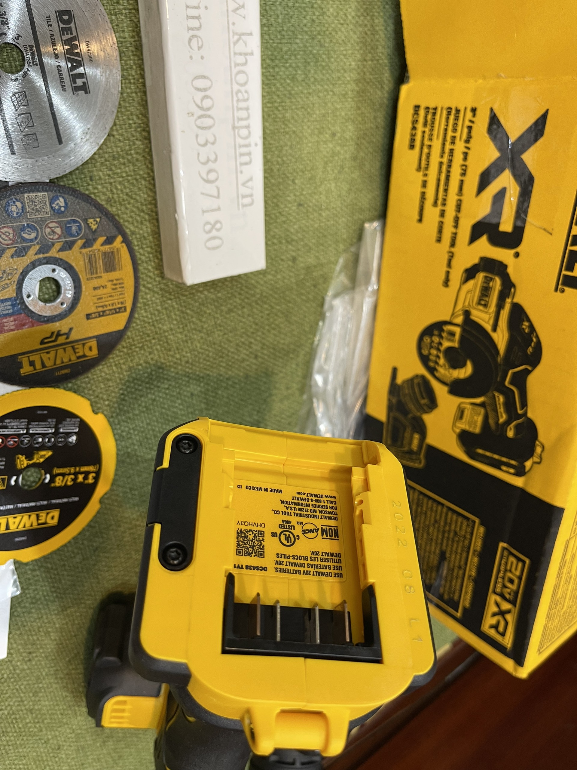 Máy cắt đa năng Dewalt DCS438B made in Mexico