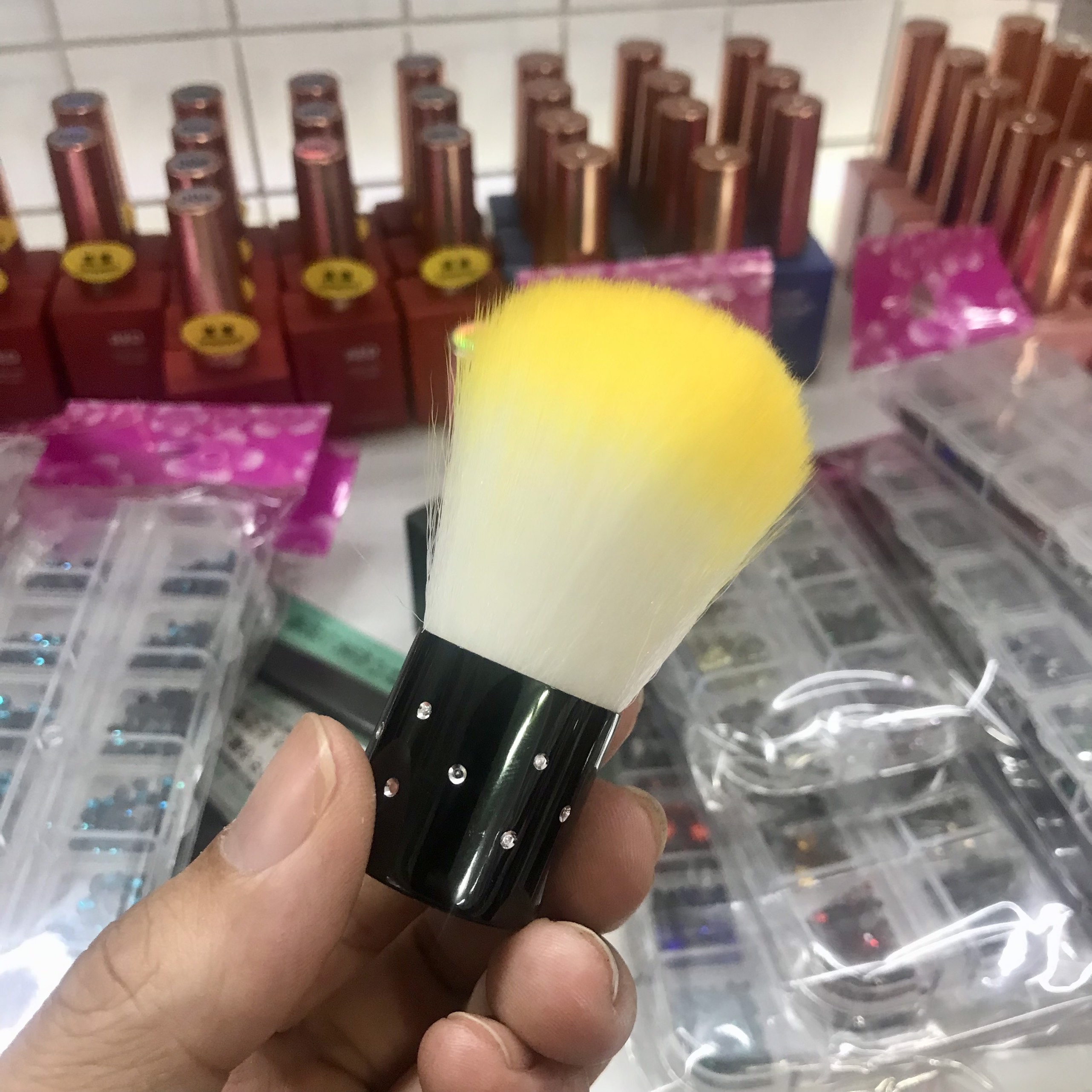 Chổi phủi bụi Nail (Cây ngắn) - Nail 937 (Màu ngẫu nhiên)