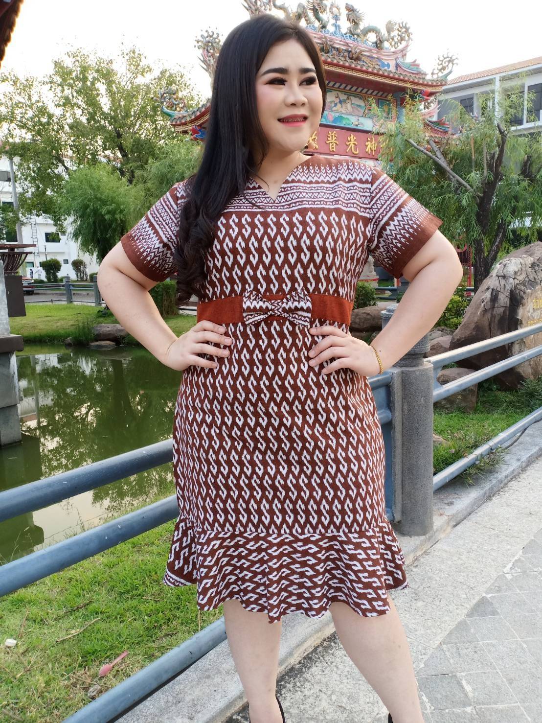 ชุดเดรสไซส์ใหญ่ รอบอก 44 นิ้ว เสื้อคนอ้วน ชุดเดรสออกงานคนอ้วน  ผ้าฝ้ายพิมพ์ลาย สีน้ำตาล - ชุดเดรสบ้านสาวอวบอ้วน ออนไลน์ - Thaipick