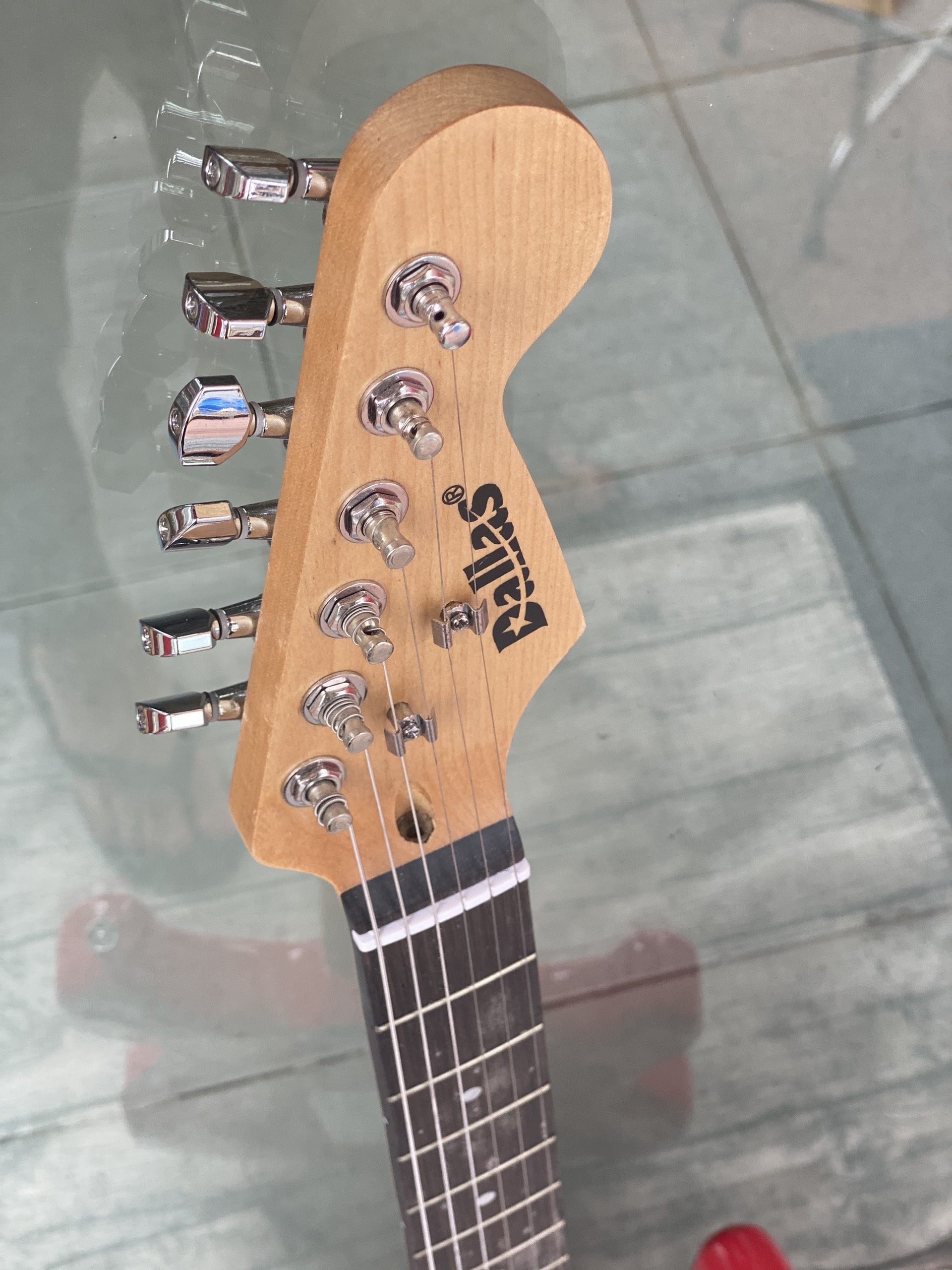 Đàn Guitar điện 3 mobin hãng Dallas
