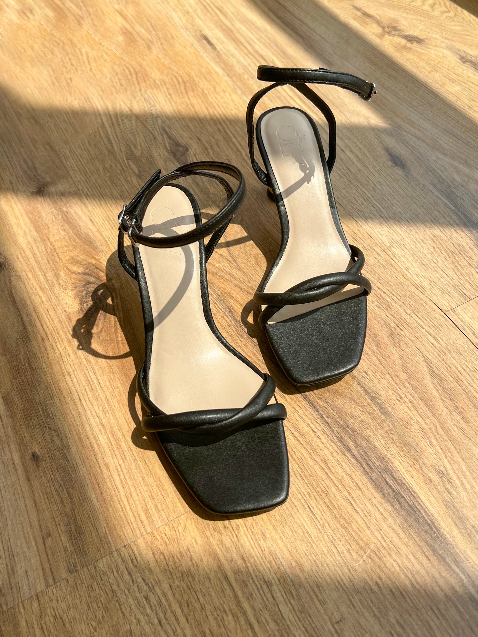 OLV - Giày Cross Strappy Heels