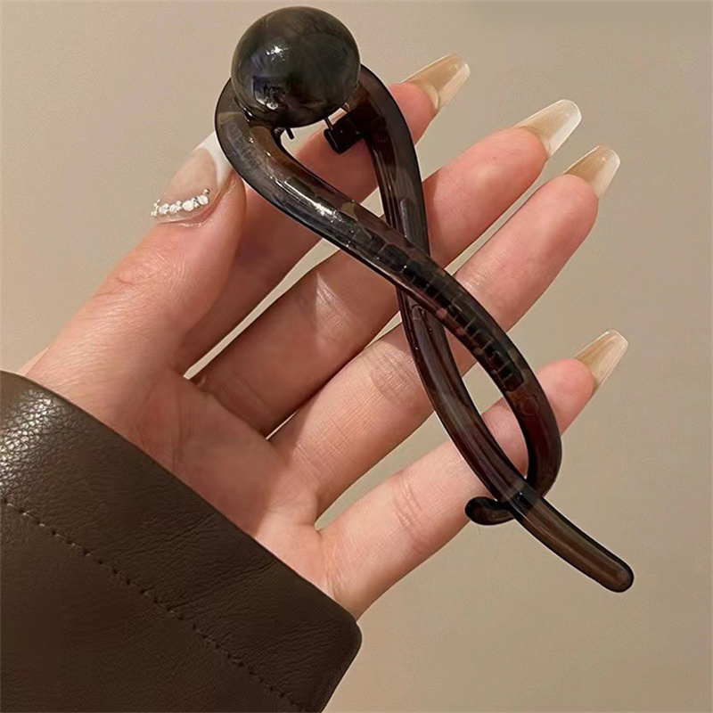 %E3%80%90Seasonal%20Sale%E3%80%91%20Retro%20Ponytail%20Twist%20Hair%20Clips%20Fashion%20Twisted%20Hollow%20Out%20Clips%20Headdress%20DUJU%20-%20Image%204