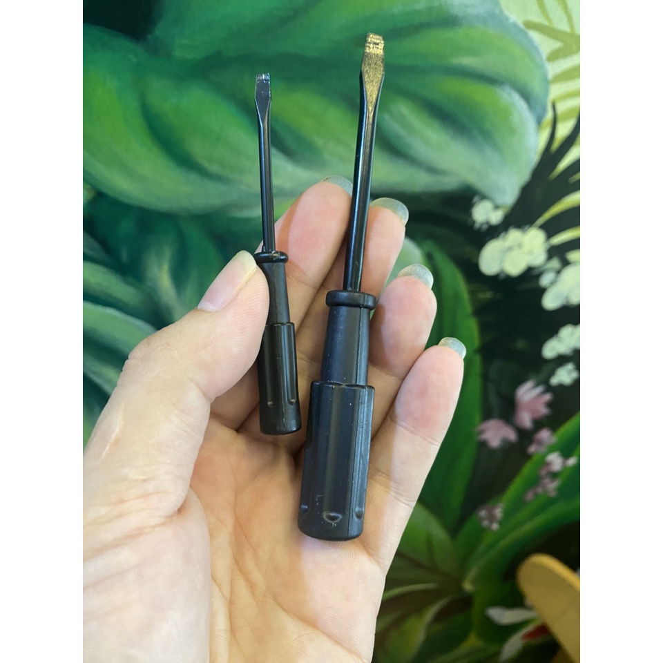 Tô vít 2 cạnh máy may ( tô vít me đen bé 8,5 cm và 13 cm)