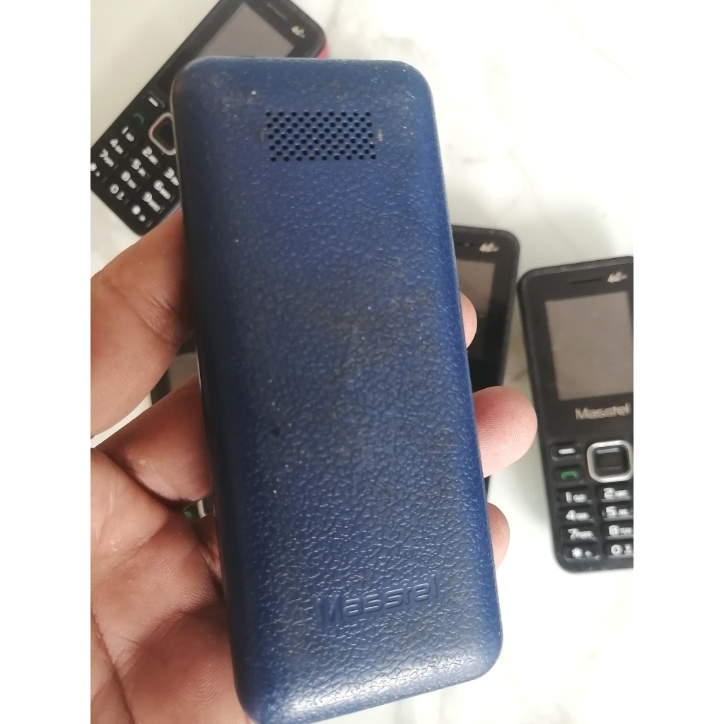 Điện thoại 2 sim Masstel Izi 12 4G mới 90%