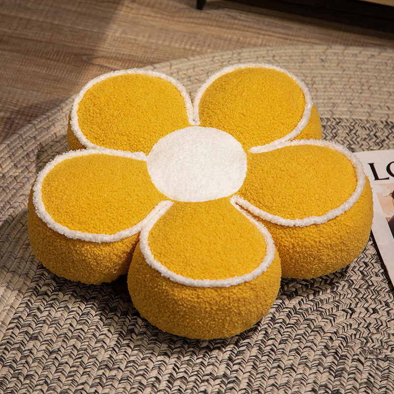 Plush flower cushions, pouf cushions, lumbar support, lunch break pillows, and pillows are multi-functional