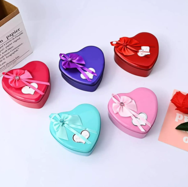 Heart Shape Box, hộp quà hình trái tim được thiết kế tinh tế và đầy cảm xúc. Với đa dạng các kiểu dáng và màu sắc, Heart Shape Box được xem như món quà hoàn hảo trong những dịp đặc biệt như Valentine\'s Day, sinh nhật, chúc mừng,...Hãy cùng chiêm ngưỡng những bức ảnh đẹp nhất về Heart Shape Box.
