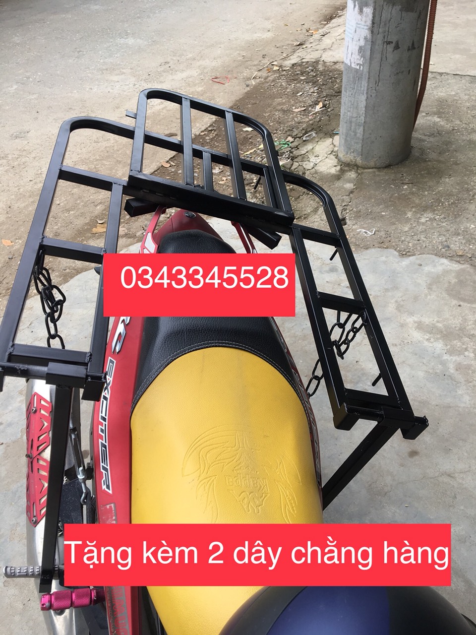 Giá chở hàng, baga xe máy đa năng có thể mở cốp đổ xăng không cần tháo, có thêm thanh chắn chống trôi hàng
