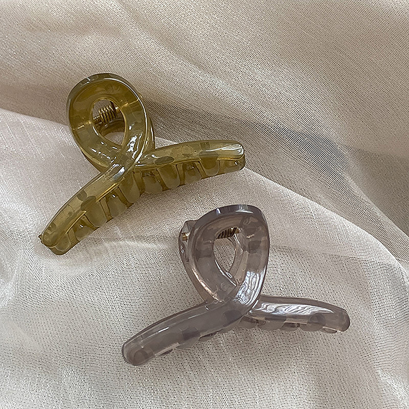 Elegant%20Small%20Jelly%20Shark%20Hair%20Clips%20Plastic%20Clear%20Geometric%20Hair%20Claws%20For%20Women%20Girl%20Ponytail%20Summer%20Headwear%20Hair%20Accessories%20GENGLI%20-%20Image%202