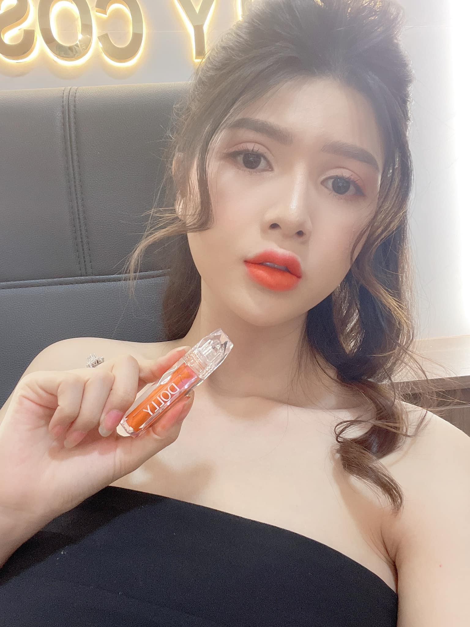 Son kem lì siêu mịn môi DOLLY DIAMOND [Màu Cam vàng]