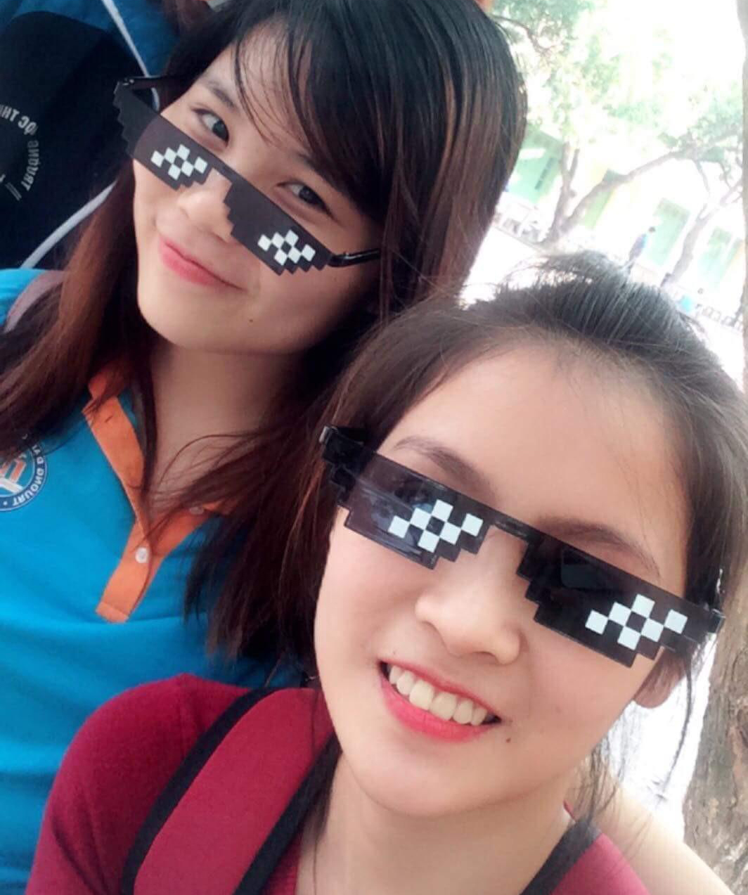 Mắt Kính Thug Life 6 Chấm Siêu Ngầu (có bản to và bản nhỏ)