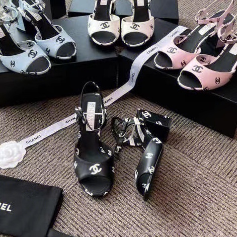 Logo mary janes da lộn kidskin & da lộn bóng