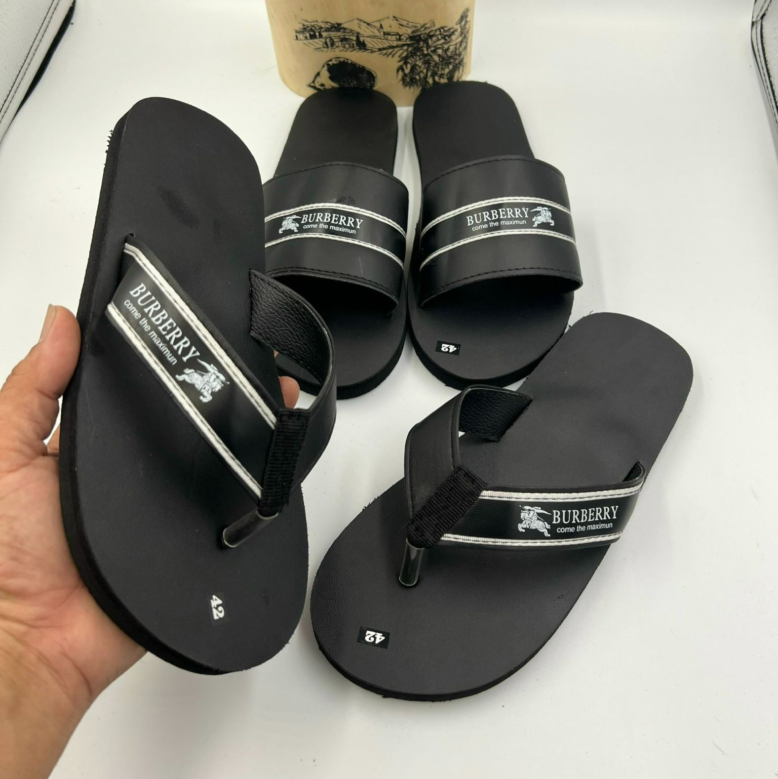 Dép cặp đôi nam nữ đế đen ( thới giới sandal )