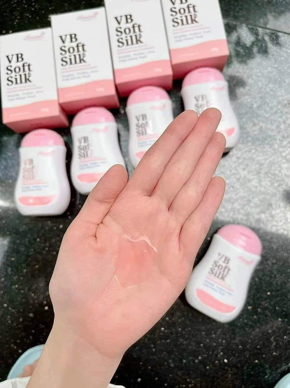 Nước rửa phụ khoa HaNa màu hồng