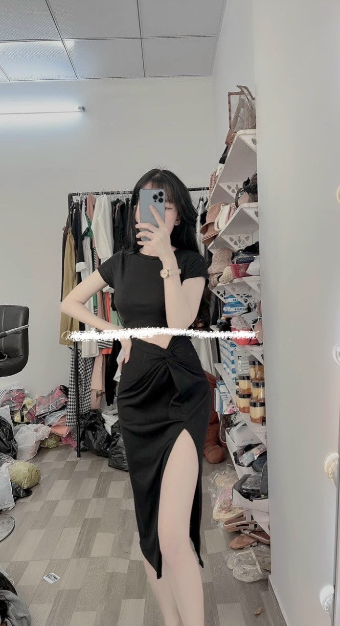 đầm body tay ngắn khét eo xẻ tà