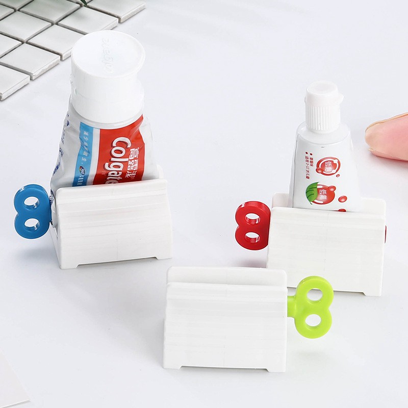 Dụng cụ nặn kem đánh răng thông minh