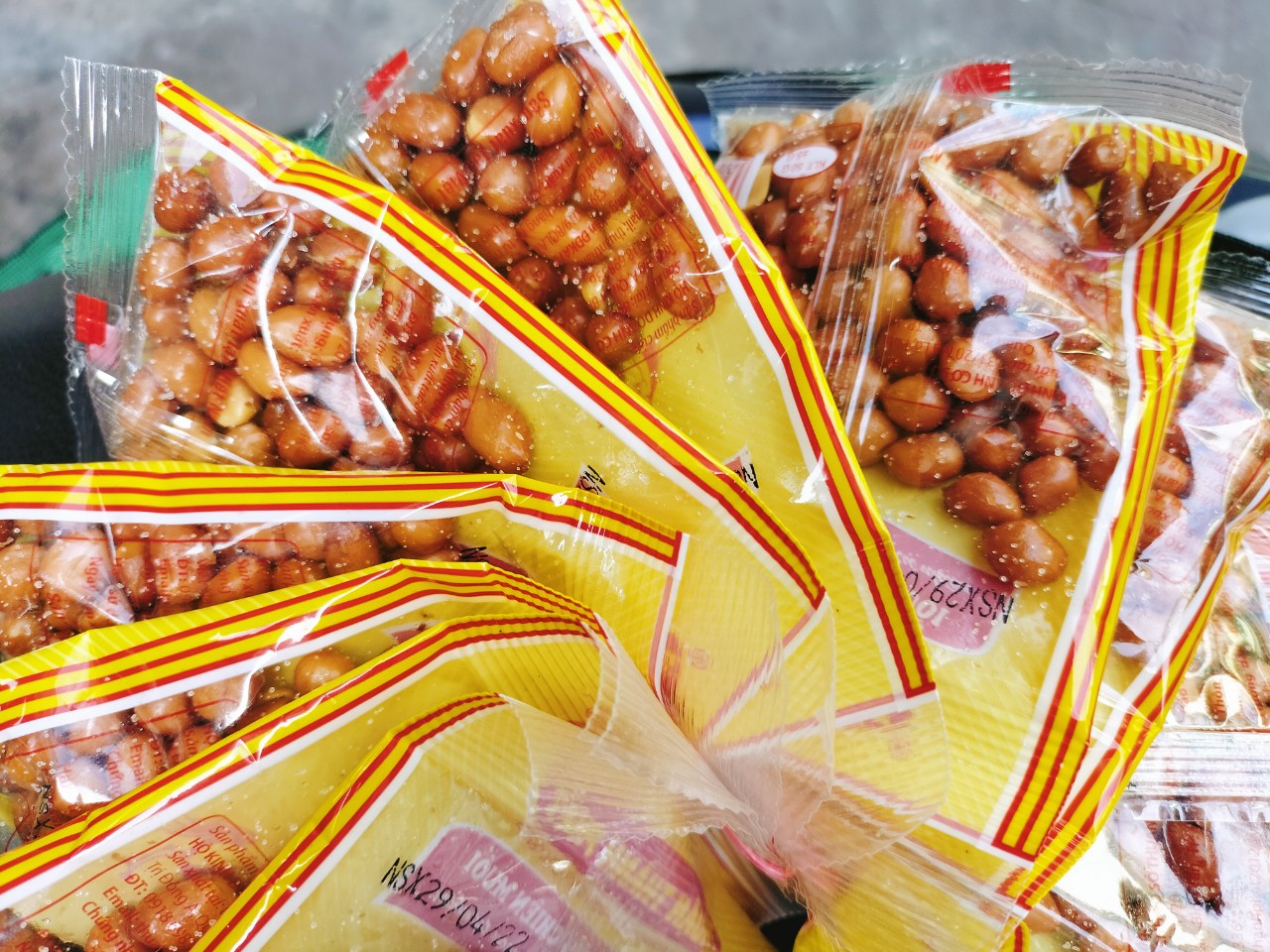 (NGON NGON) COMBO 10 Gói/5 gói đậu phộng muối ăn liền( 60gr/gói)