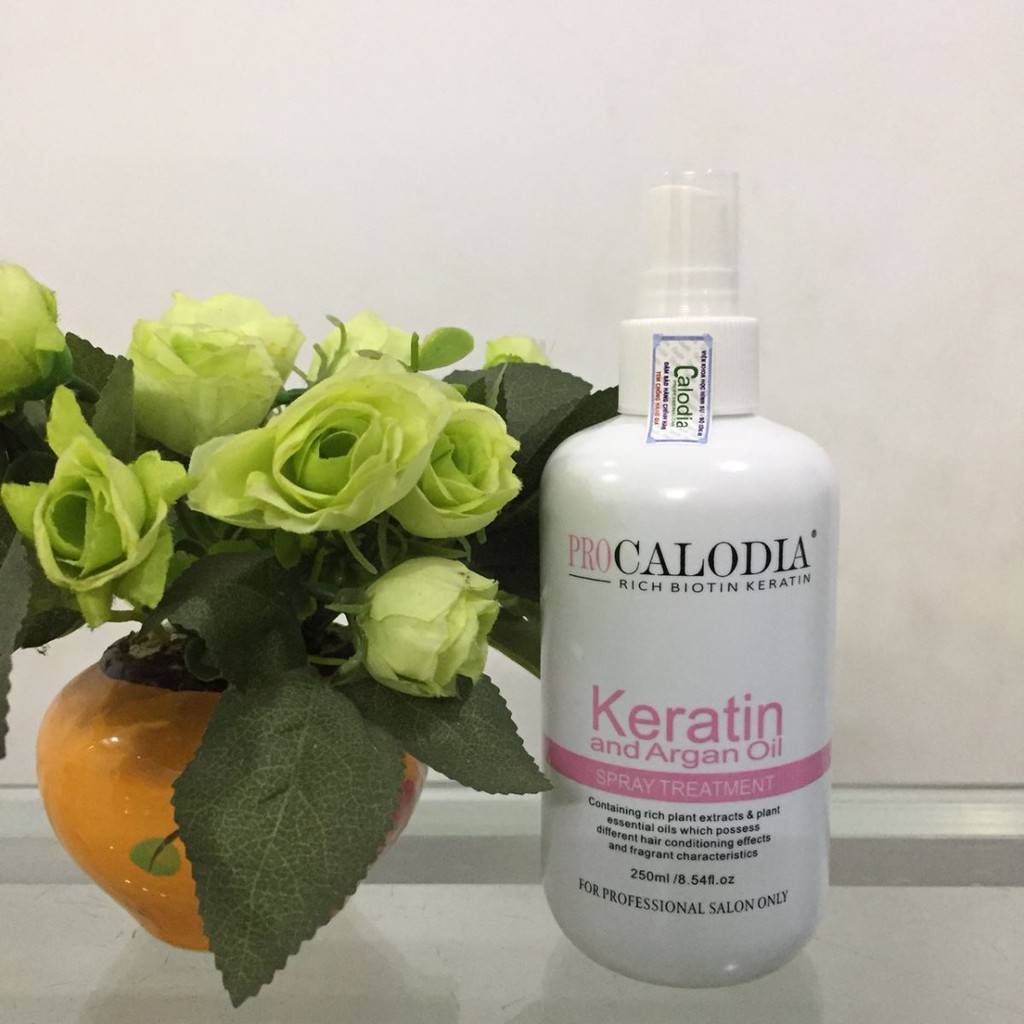 [+Tặng mũ trùm] XỊT DƯỠNG TÓC PRO CALODIA KERATIN SPRAY SIÊU MỀM MƯỢT 250ML