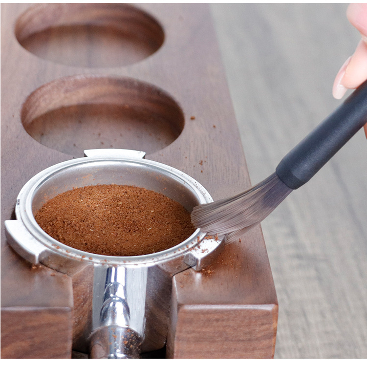 Chổi vệ sinh máy xay , pha cà phê cán đen  Dụng cụ Barista