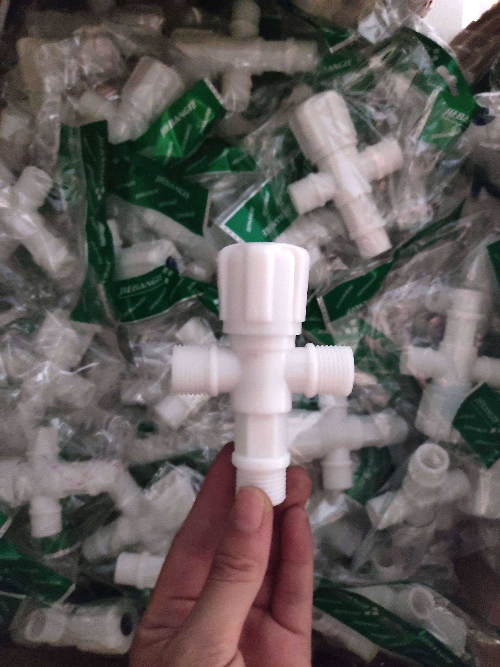 Plastic T valve, two way ball valve, shut-down valve