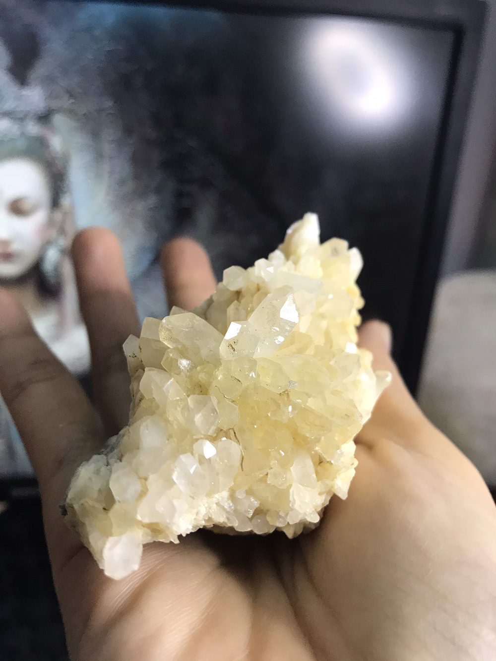 Giá vốn đá ThẠch Anh tự nhiên năng lượng phong thủy, thiền định, yoga, luân xa, grid, thanh tẩy R11...