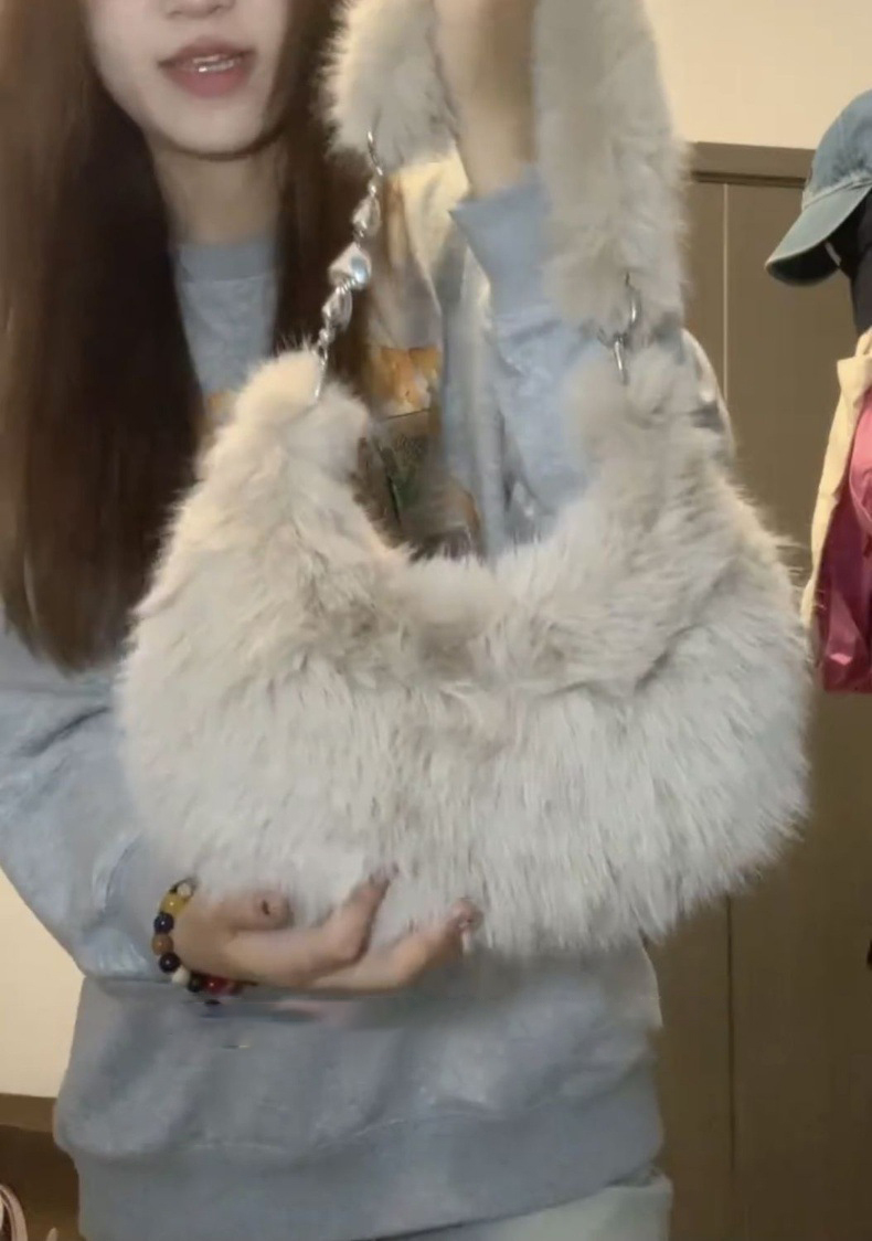 C&K Women's shoulder bag fashion plush chain shoulder bag handbag
