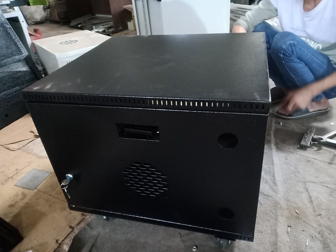 Tủ rack 6u d400 , tủ mạng 6u sâu 400 cao cấp( hàng loại 1 dày chắc)