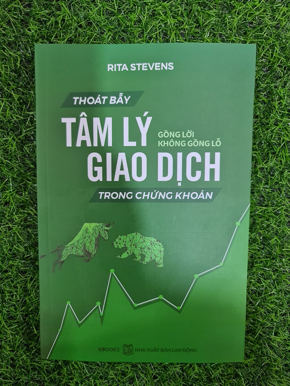 Sách thoát bẫy tâm lý giao dịch trong chứng khoán - gồng lời không gồng lỗ