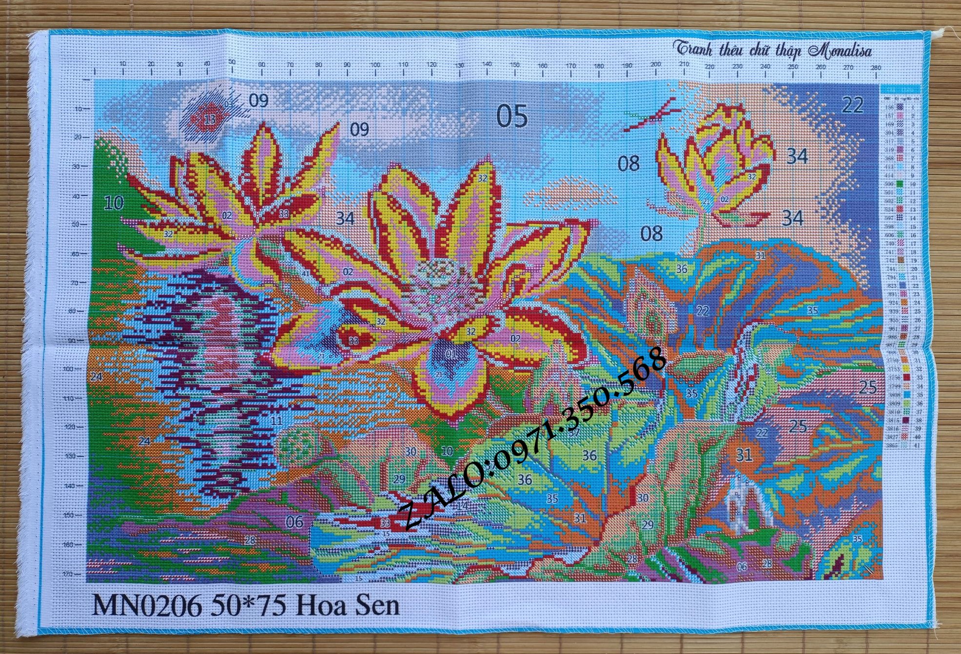[THÊU KÍN] Tranh thêu chữ thập hoa sen MN0206