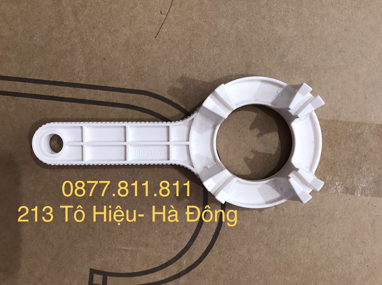 Tay gông mở cốc lọc đời mới Karofi ( máy ss038, U03, U05, U95, Op1310, P95...)