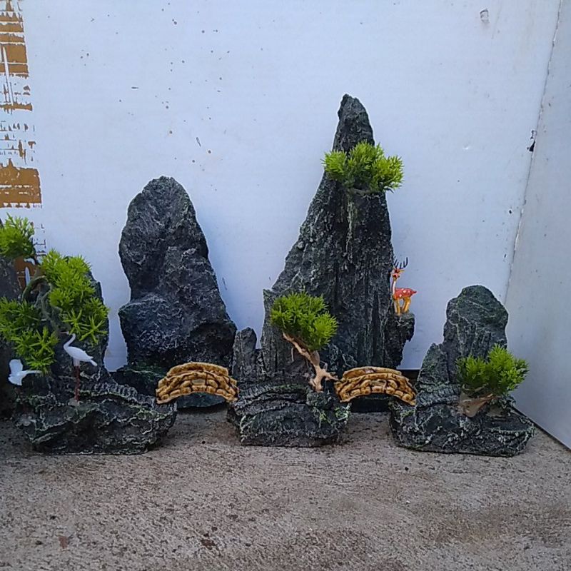 Núi đá hồ cá cảnh