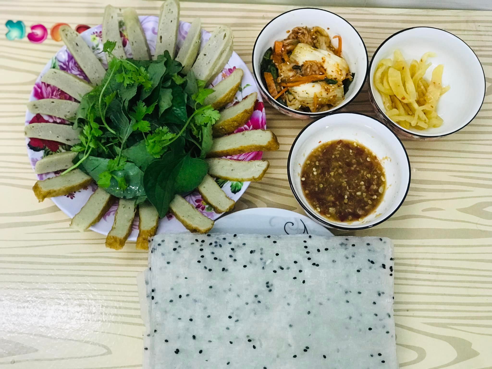 1KG BÁNH TRÁNG MÈ ĐEN PHAN RANG ( 1 xấp 50 cái)