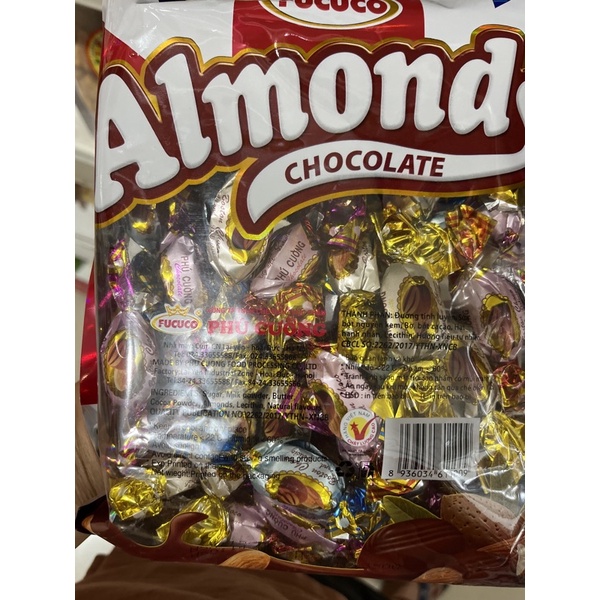 Gói kẹo Chocolate hạnh nhân phú cường