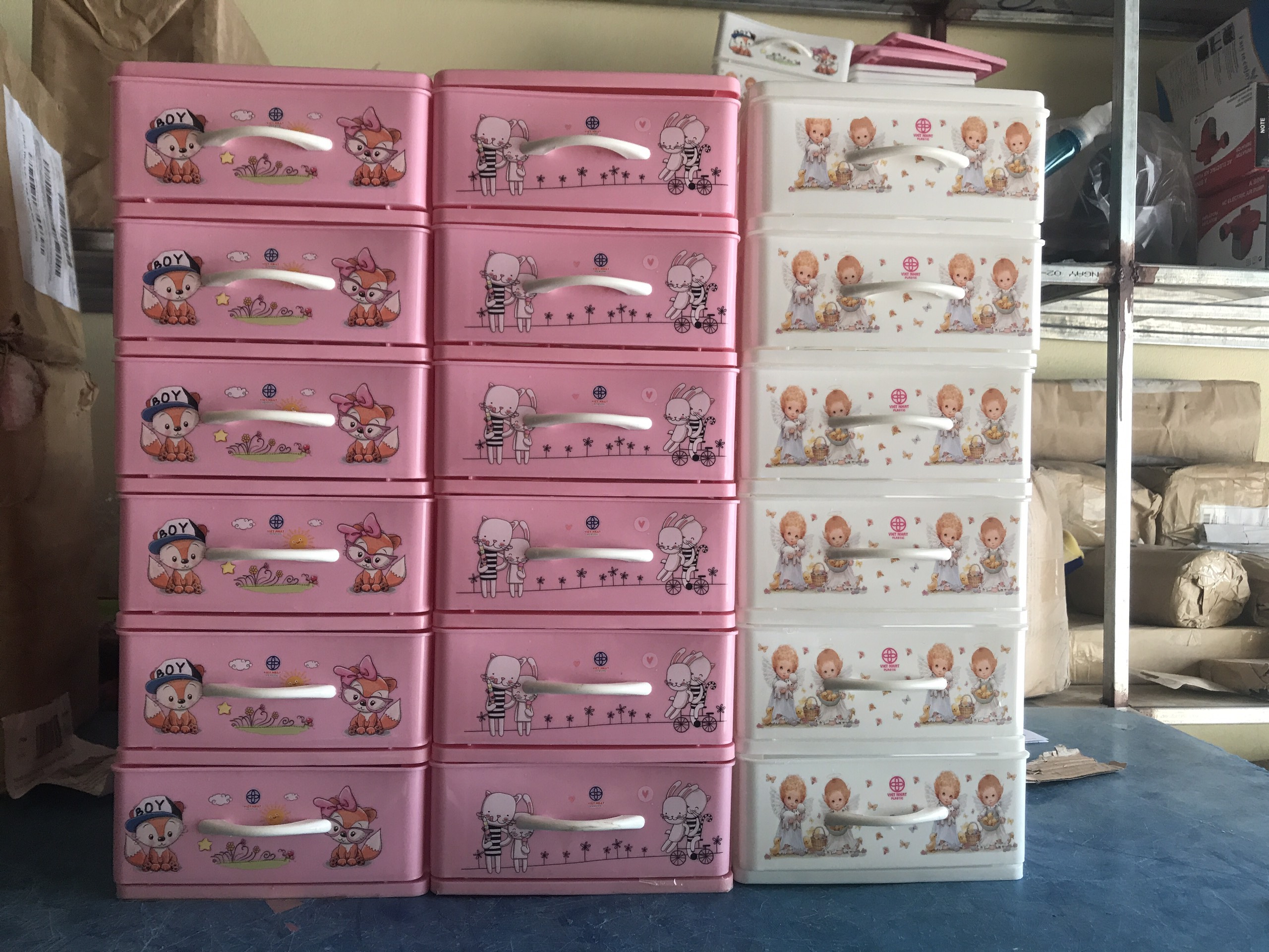 Plastic cabinets 3-4-4-6 floors white