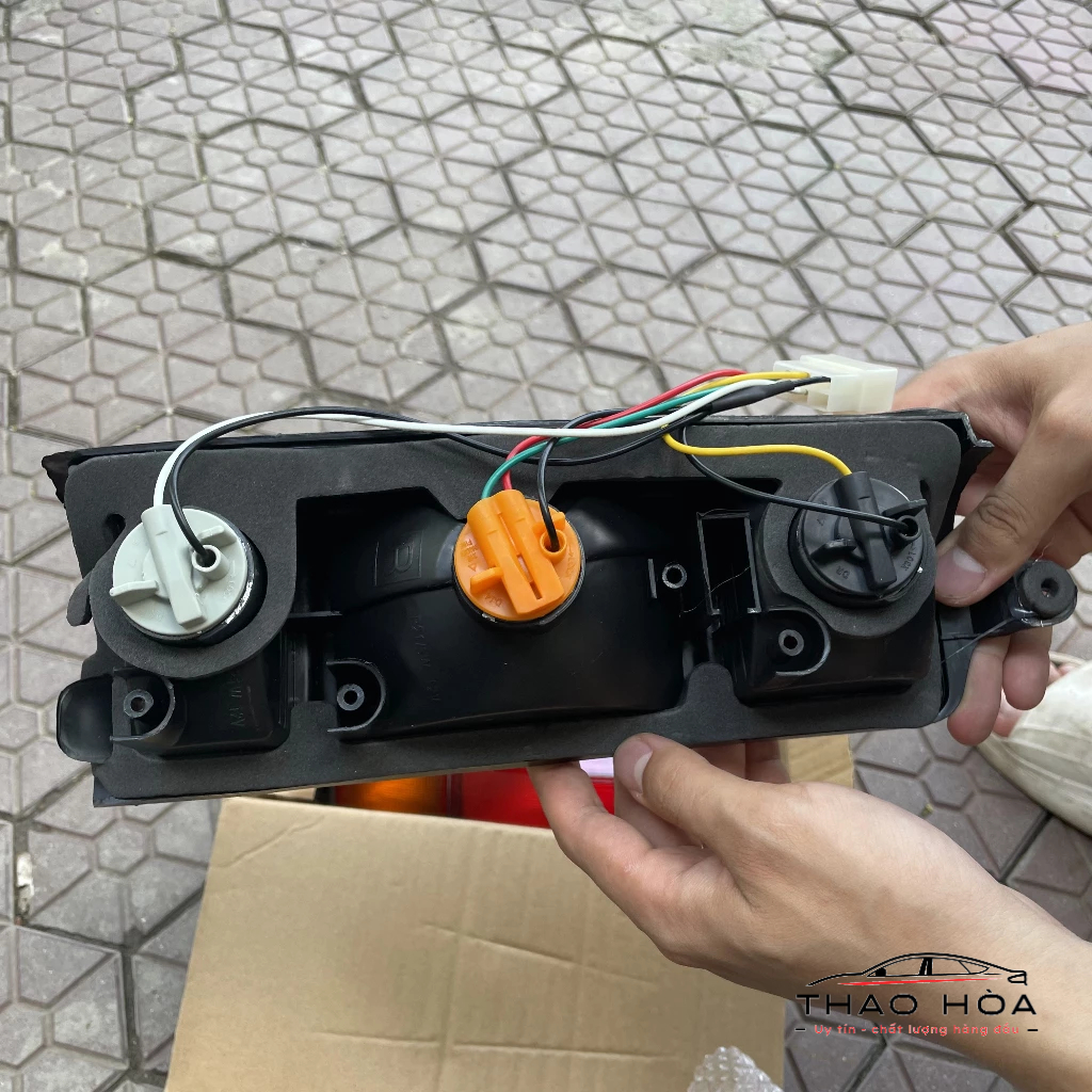 [Hàng đẹp] Đèn hậu SUZUKI 7 chỗ (Su cóc)