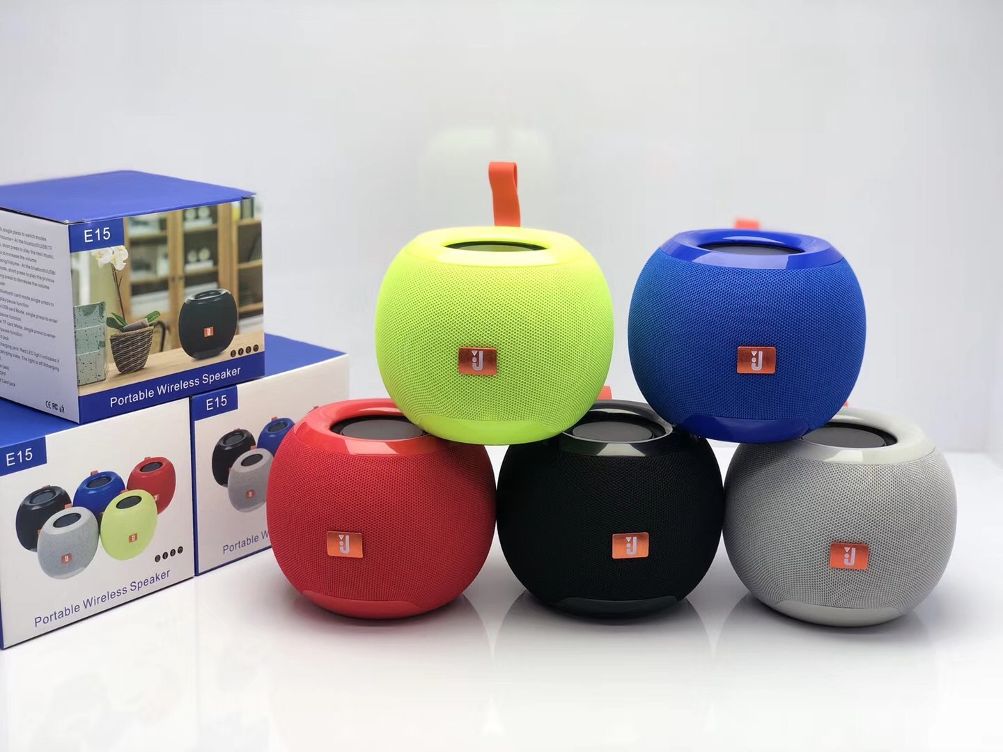 Loa bluetooth mini E15 kiểu táo tròn, âm thanh hay  Loa Bluetooth E15  Loa Bluetooth mini E15 - Loa Bluetooth Thương hiệu JBL LOA BLUETOOTH MINI E15 SIÊU BASS CỰC HAY VÀ BỀN