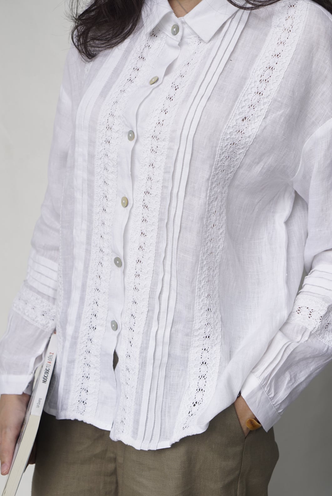 Áo sơ mi linen phối crochet CIRA - MaxMessi