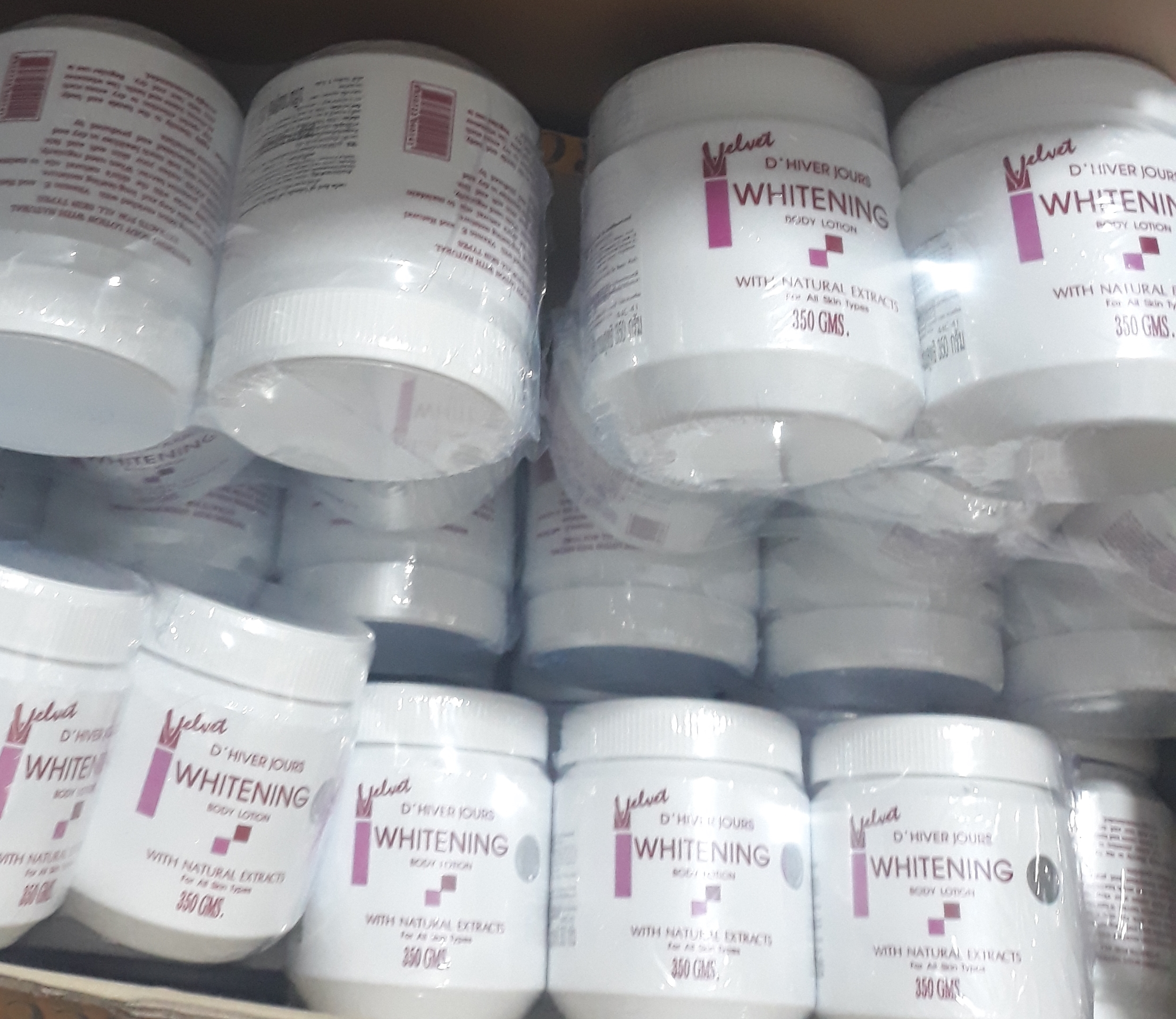 KEM WHITENING, E NẮP XANH THÁI LẺ 1 HŨ