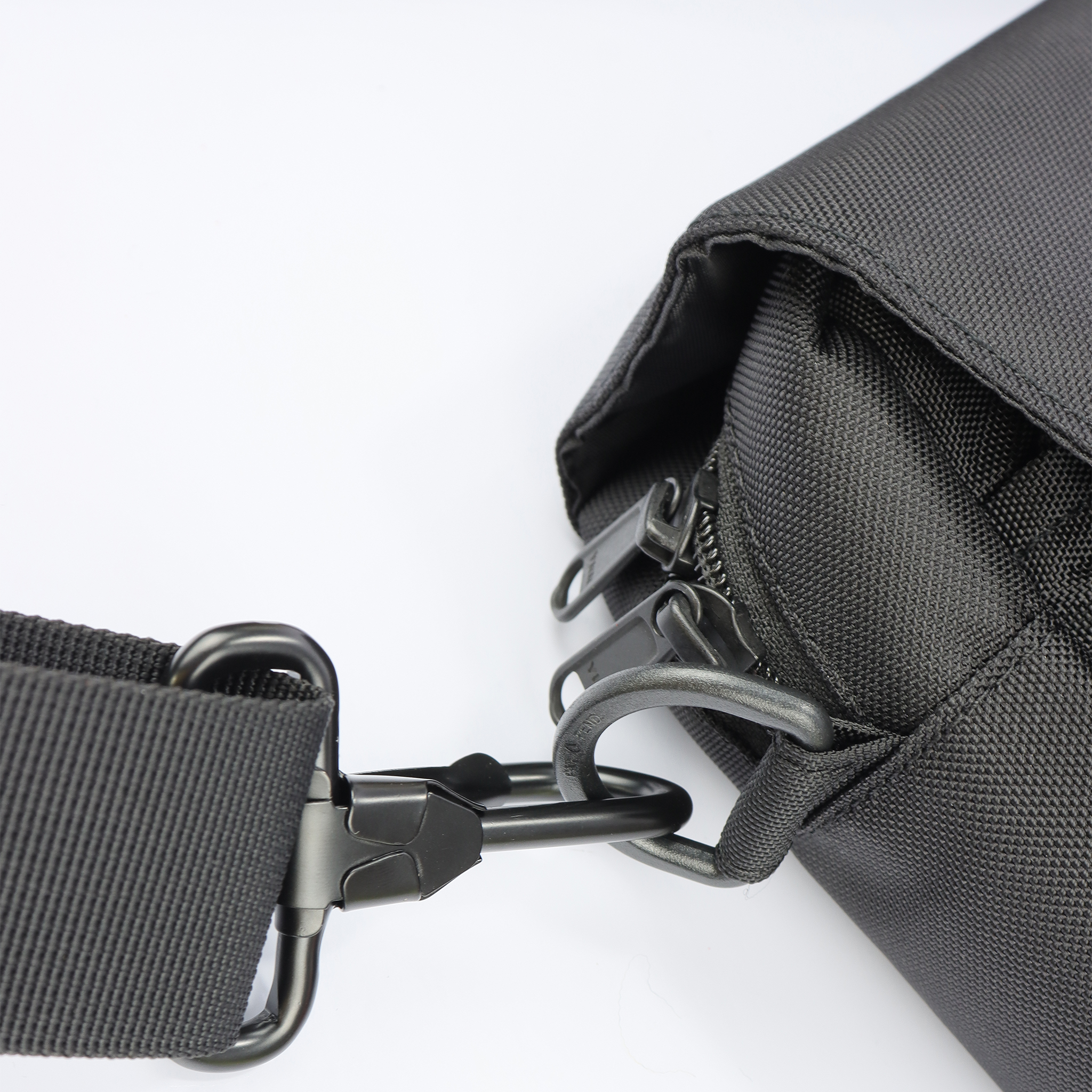 Túi Đeo Chéo Đựng Ipad SCARAB - CIPHER™ Messenger Bag Unisex
