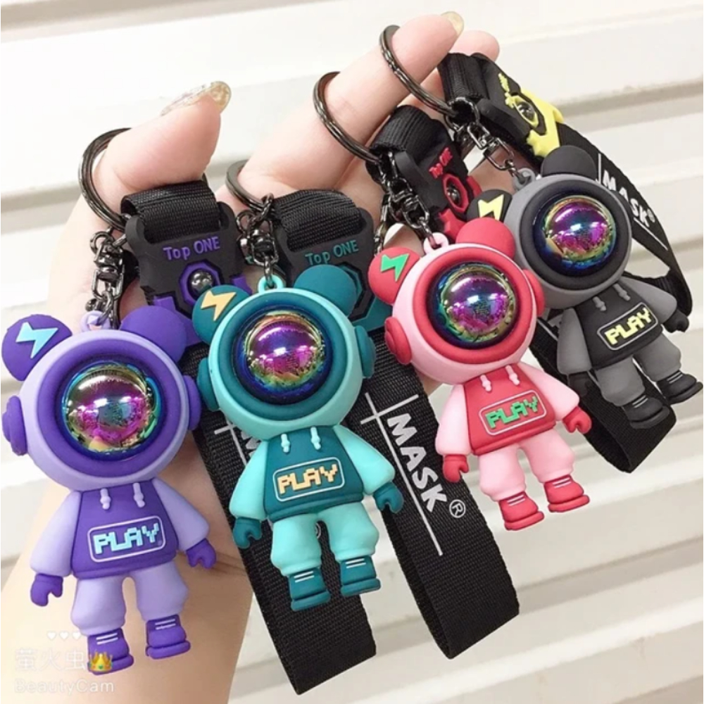 Bear%20Design%20Lightning%20Keychain%20-%20Fun%20and%20Practical%20Key%20Accessory%20-%20Image%203
