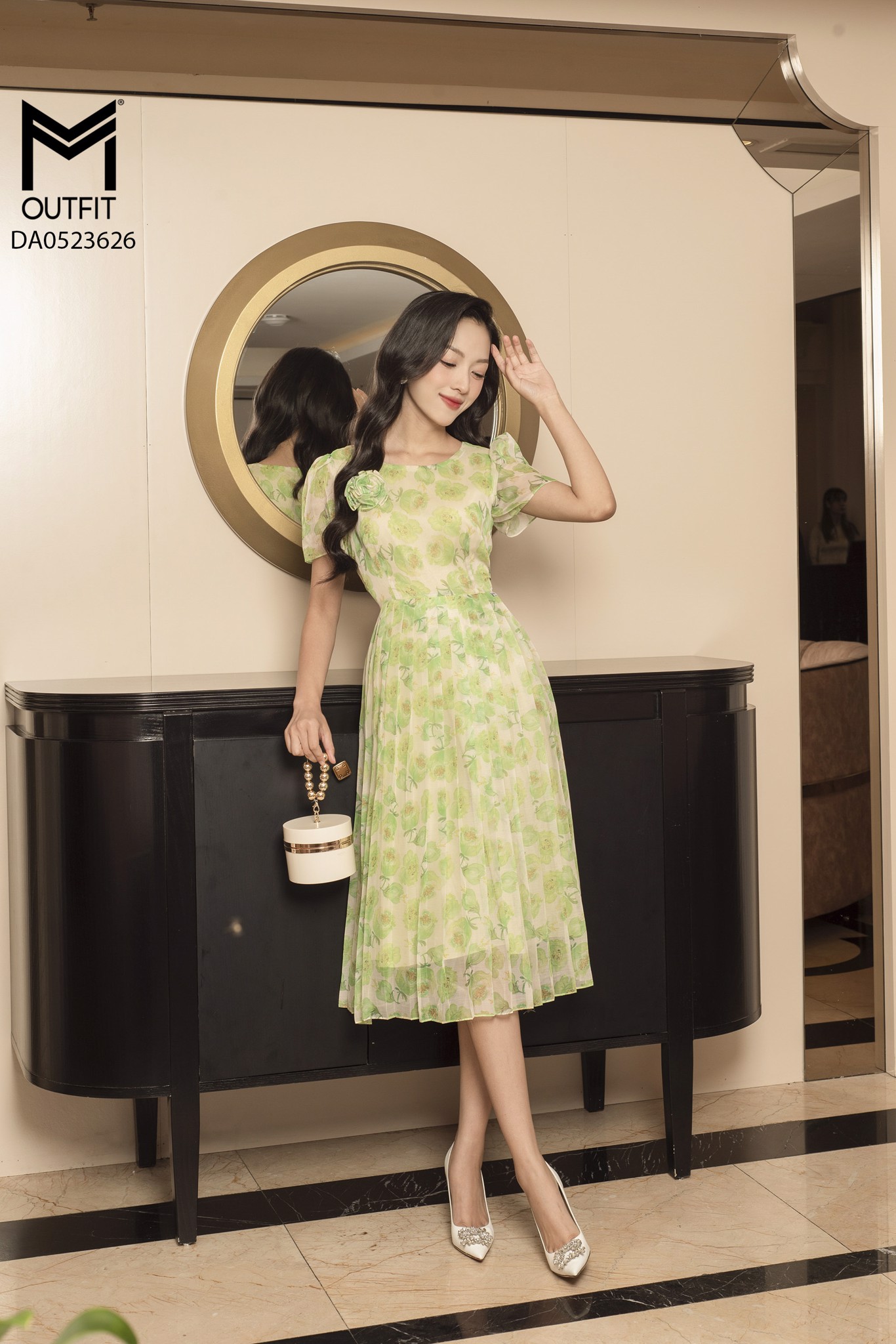 Đầm xếp ly, nơ ngực