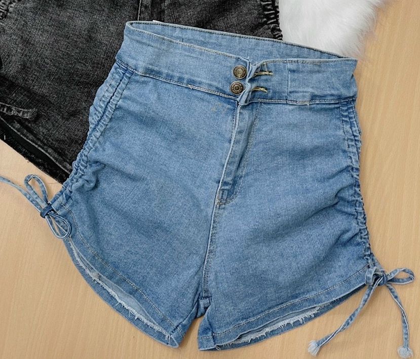 Quần short jean lưng cao dây rút 2 bên siu hot hiện nay