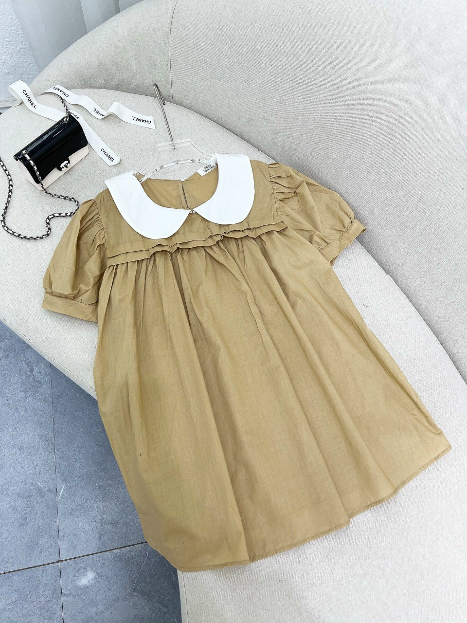 ÁO BẦU XINH CỔ TRẮNG XIN XẮN